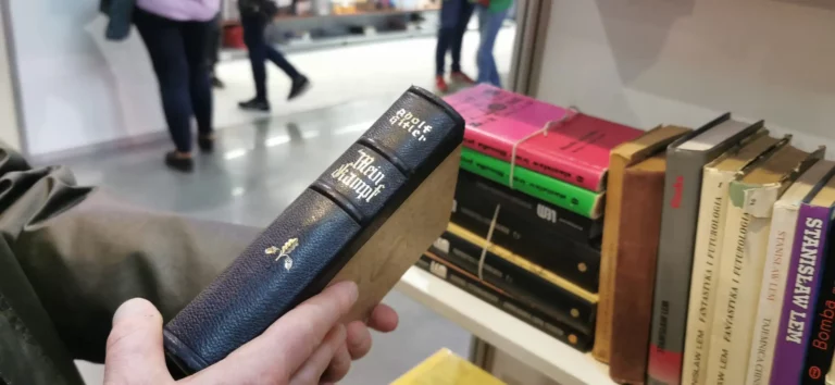 targi-ksiazki-krakow-2021-infoblogerka-mein-kampf